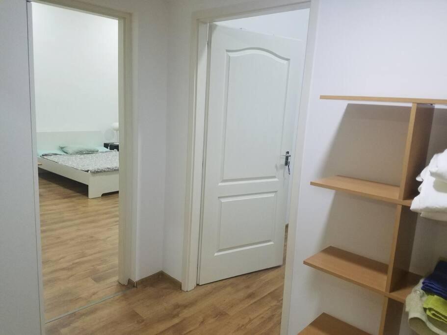 Big Cozy - Skyfall Apartment 3 Bdrm 6 Beds 1&Half Baths Budapest Esterno foto