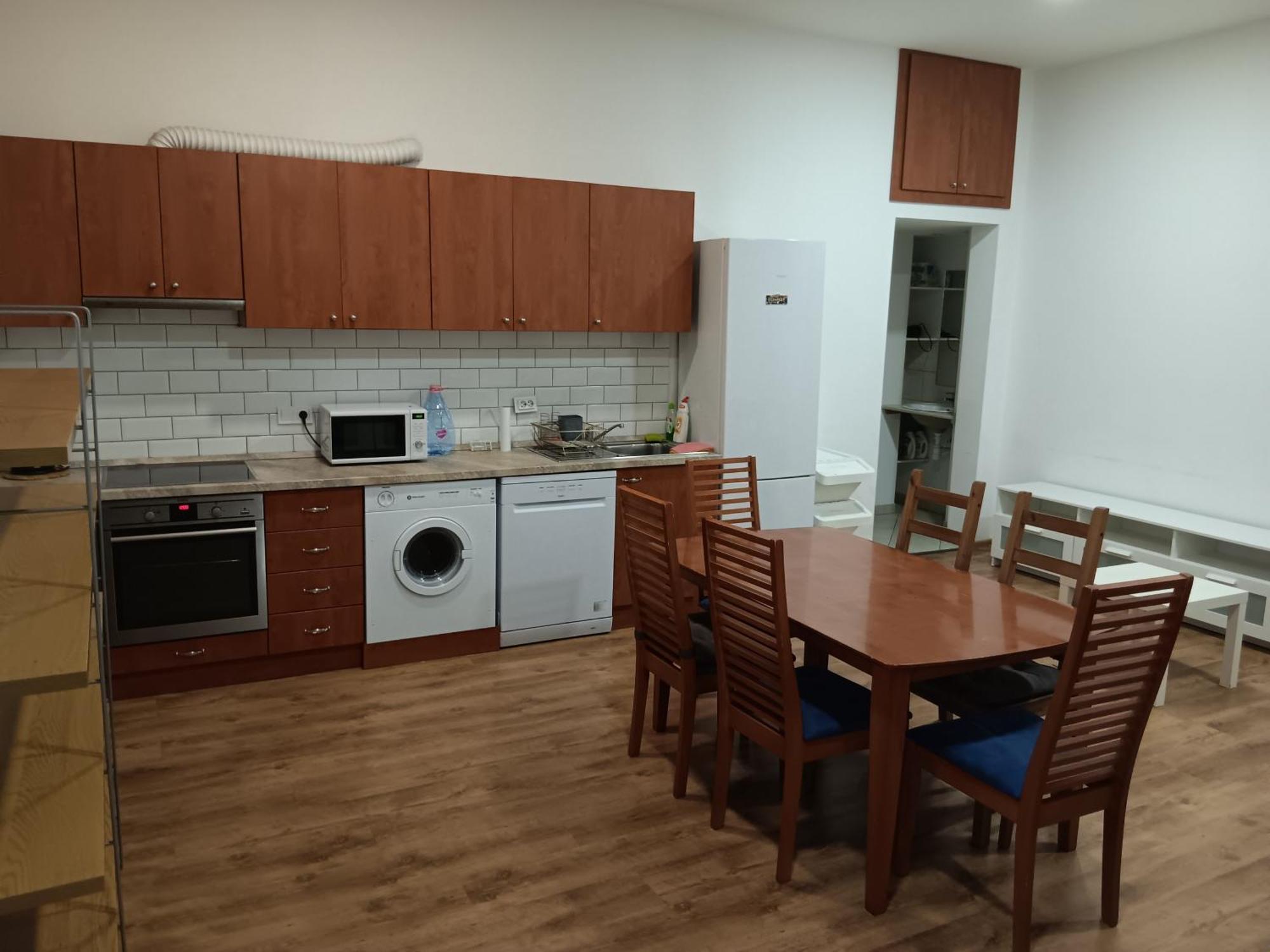 Big Cozy - Skyfall Apartment 3 Bdrm 6 Beds 1&Half Baths Budapest Esterno foto